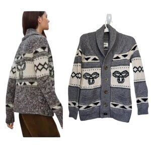 Aritzia TNA Wool Sky To Sea Cowichan Cardigan Knit Sweater Buttons Pocket Gray M